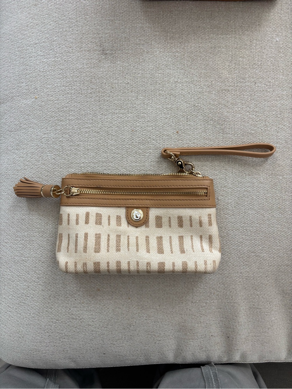 Spartina 449 Cream & Tan Patterned Wristlet Clutch